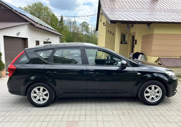 Kia Ceed cena 17900 przebieg: 217000, rok produkcji 2010 z Strzyżów małe 596